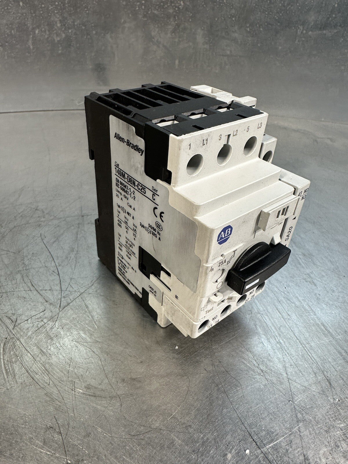 Allen Bradley 140M-D8N-C25 SC + (140M-C-A) (BIN-1.5.5)