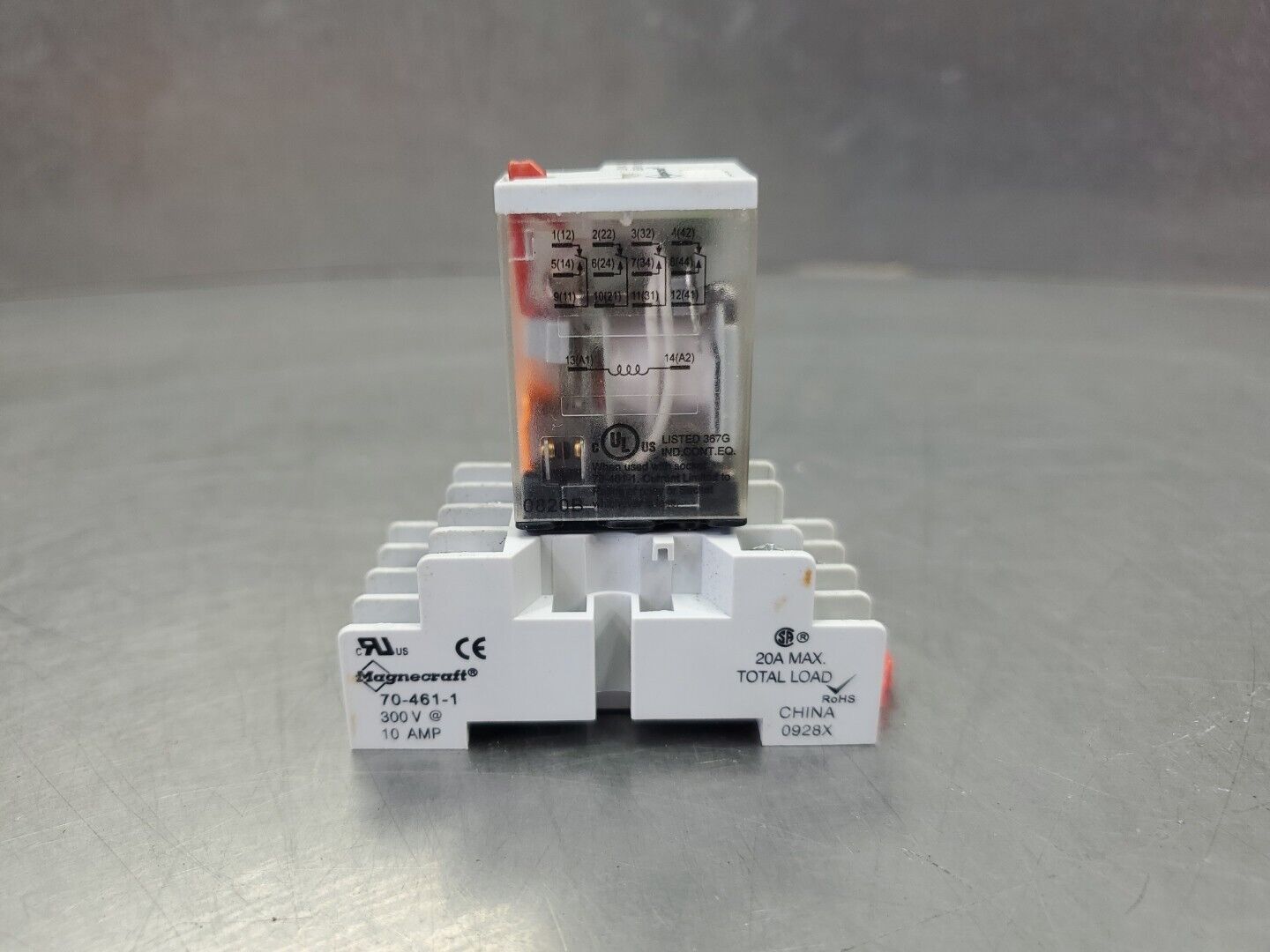 Magnecraft 782XDX2M4L-120A Relay w/ Magnecraft 70-461-1 Base.              4D-33