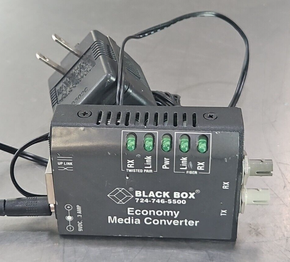 BLACK BOX LE1505A Twisted pair To Fiber Ethernet Media Converter         Loc3D33