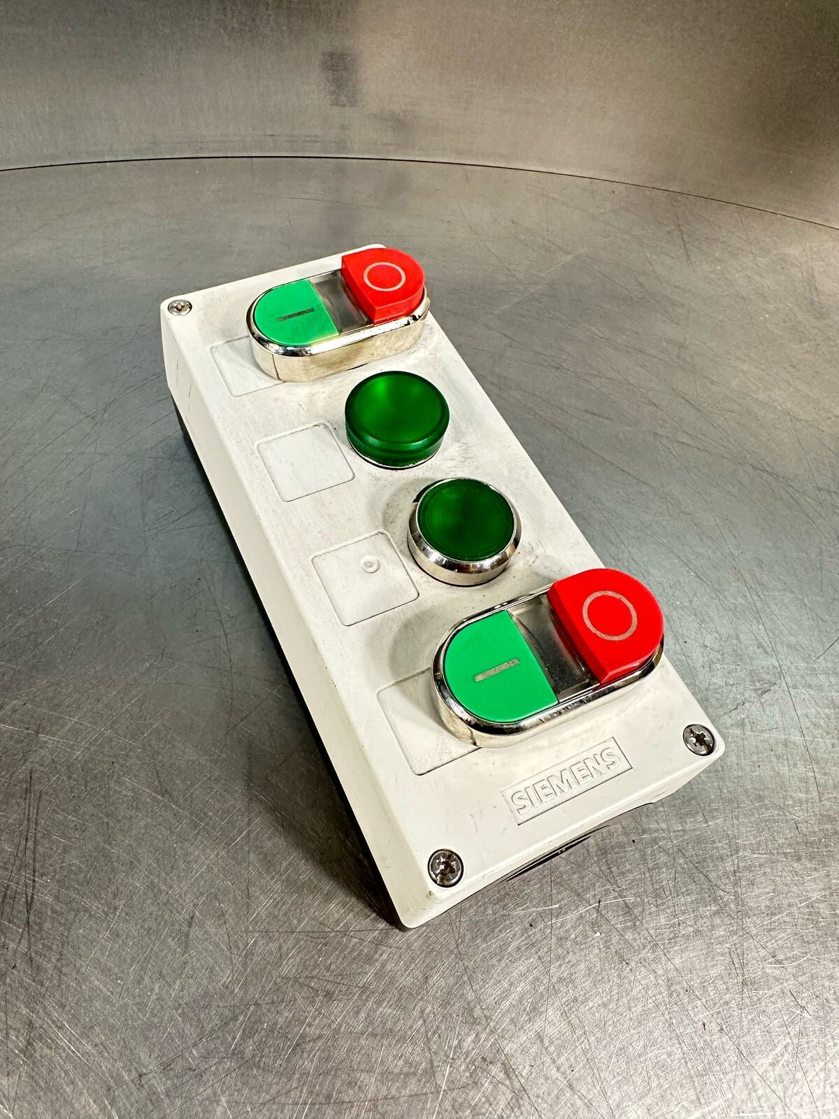 Siemens 3SU1804-0AA00-0AB1 3SU18040AA000AB1 3SU1804    (7.4.2)