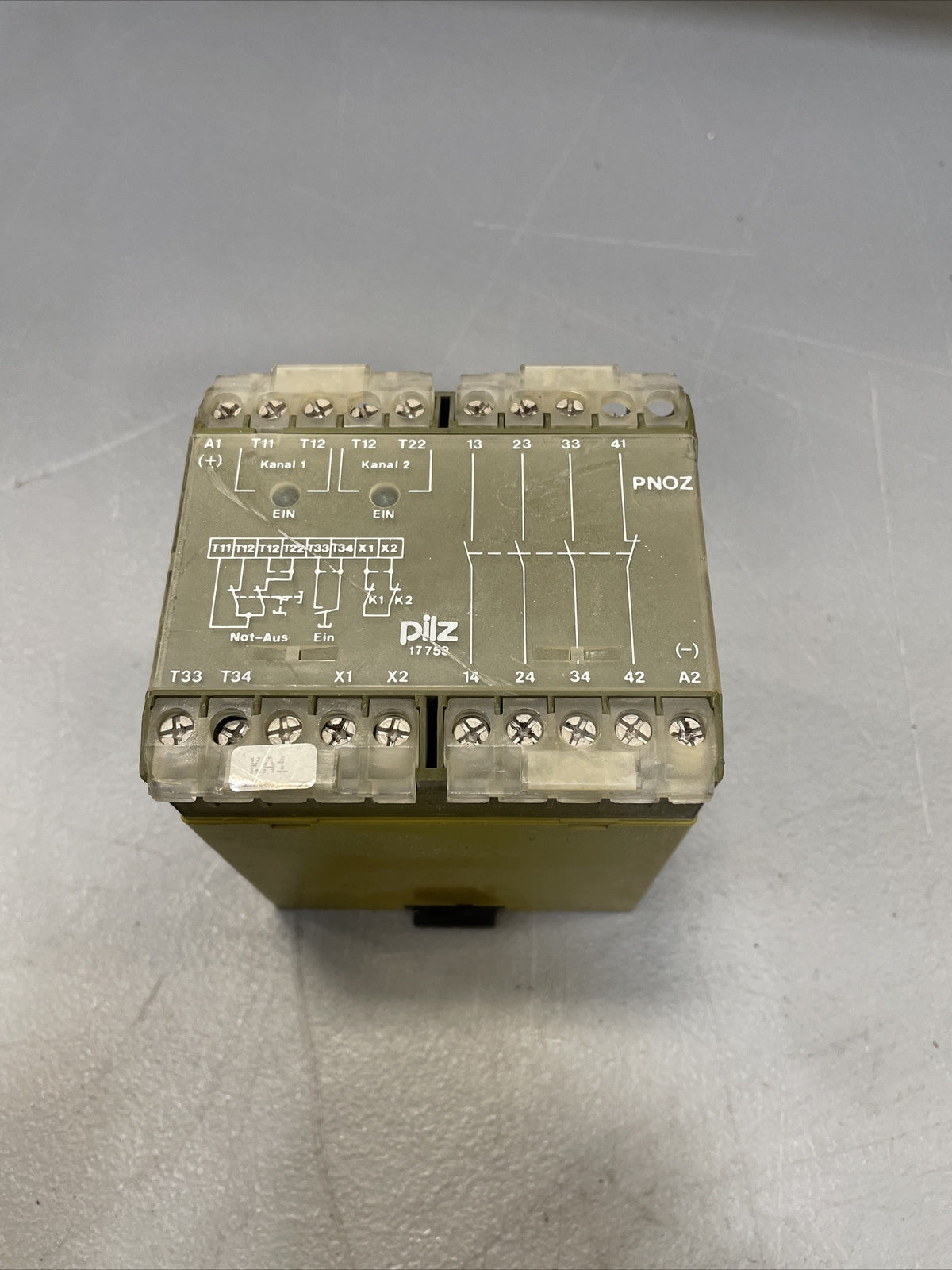 Pilz 17753 PNOZ 24VDC 3S 10 Isolation Safety Relay 2B(BIN4.4.3)