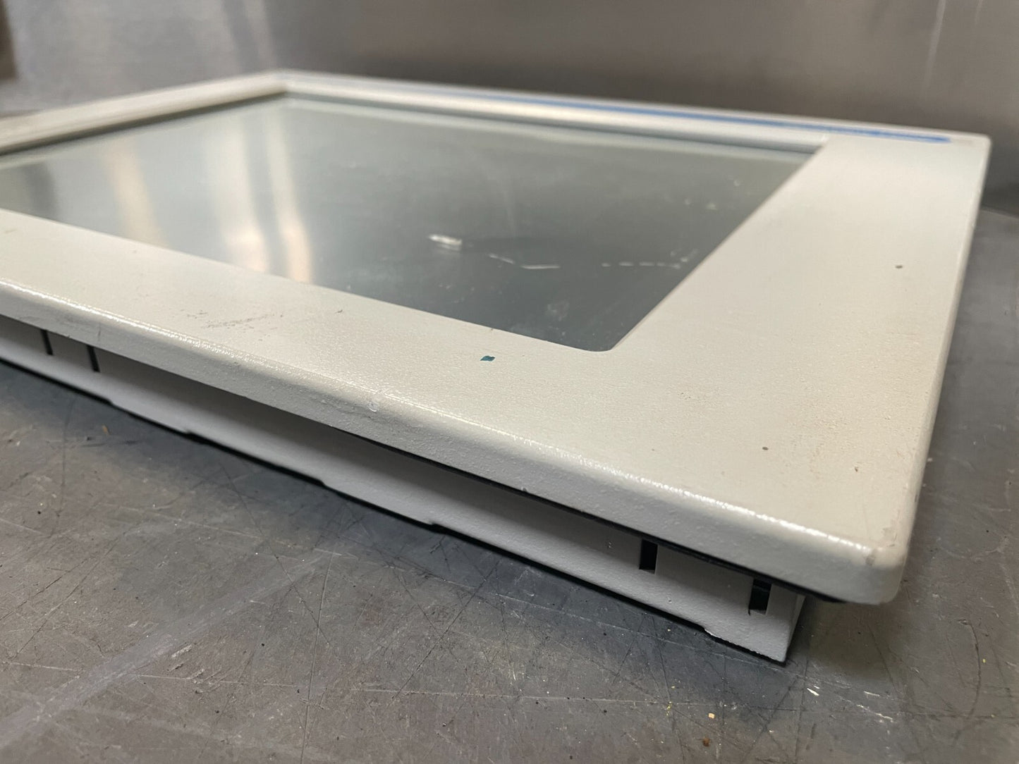 Allen Bradley G150XG01 White VersaView 1500P 15-Inch LCD Touch Screen Panel