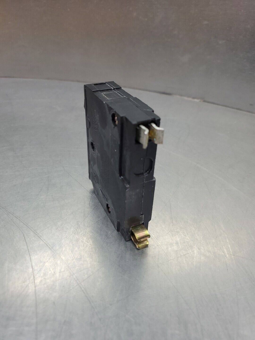 Square D QO115 15A 1-Pole Plug-on Circuit Breaker.                         4B-38