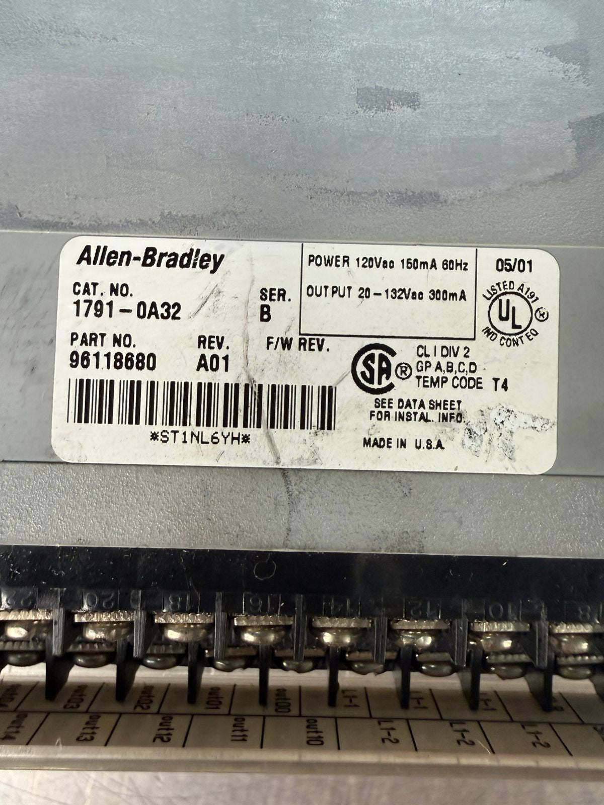 Allen-Bradley 1791-0A32 /B  96118680 Rev. A01                      (1.5.4)