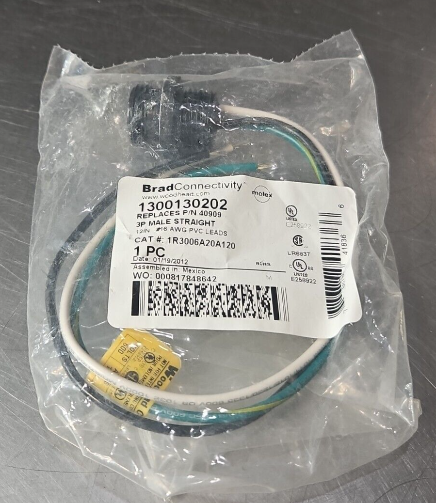 BradConnectivity 1300130202 3P Male Straight (1R3006A20A120)             loc5D28