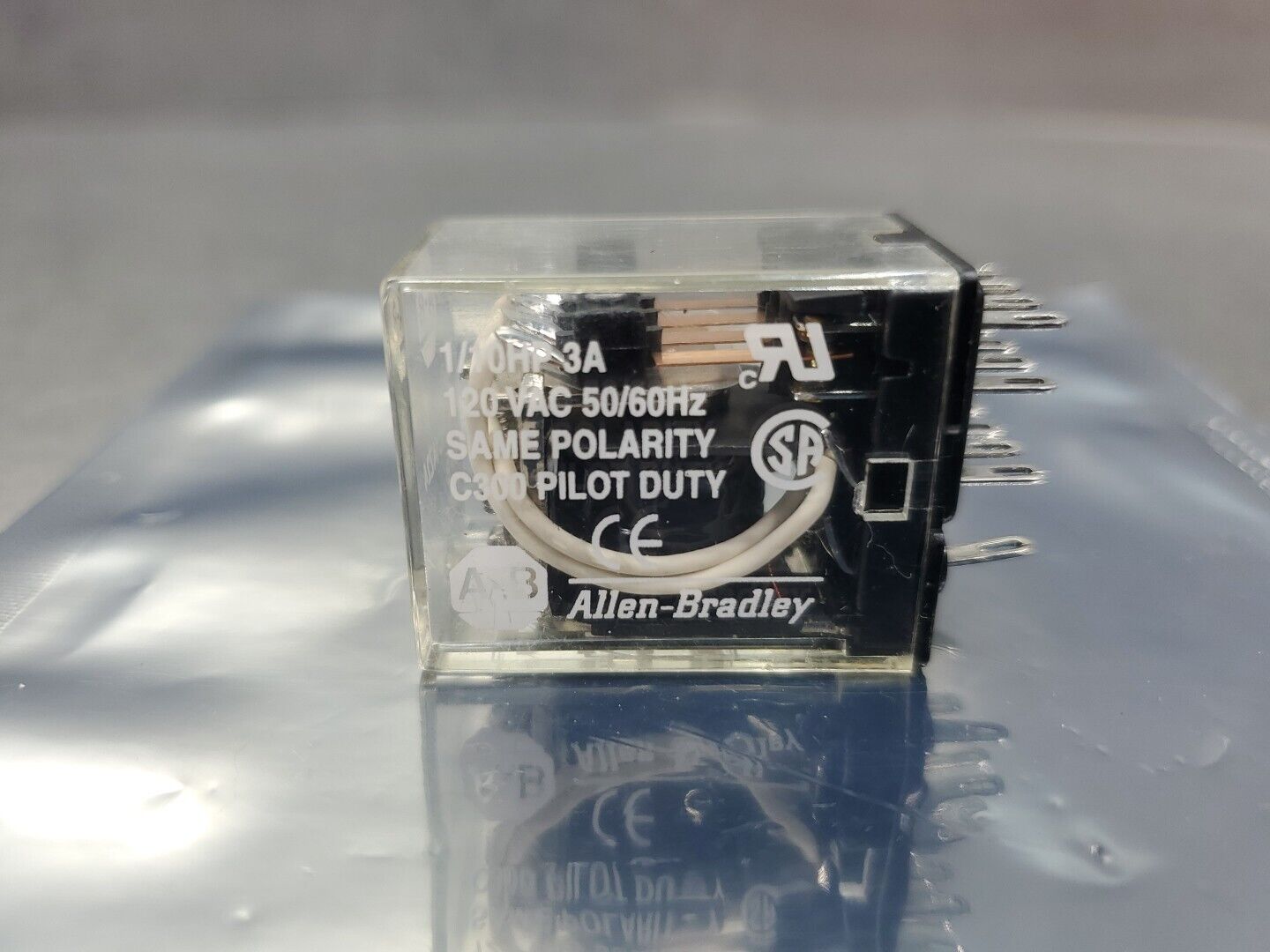 Allen Bradley 700-HC14Z24 Ice Cube Relay, 24V DC.                          4A-34
