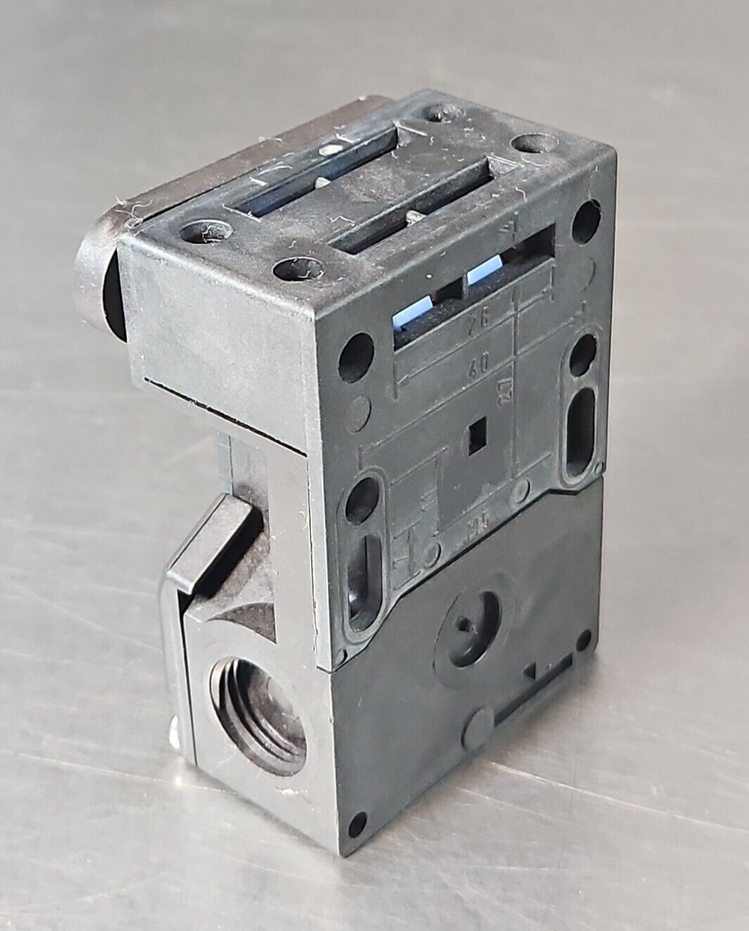 Schmersal  Schmersal AZ15ZVRK-M16-1762  S  Safety Door Swicht            loc3E35