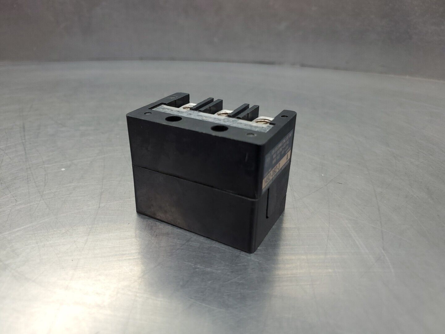 ALLEN BRADLEY 1492-DB2-3 Ser A 600VAc Connector Module.                    4C-28