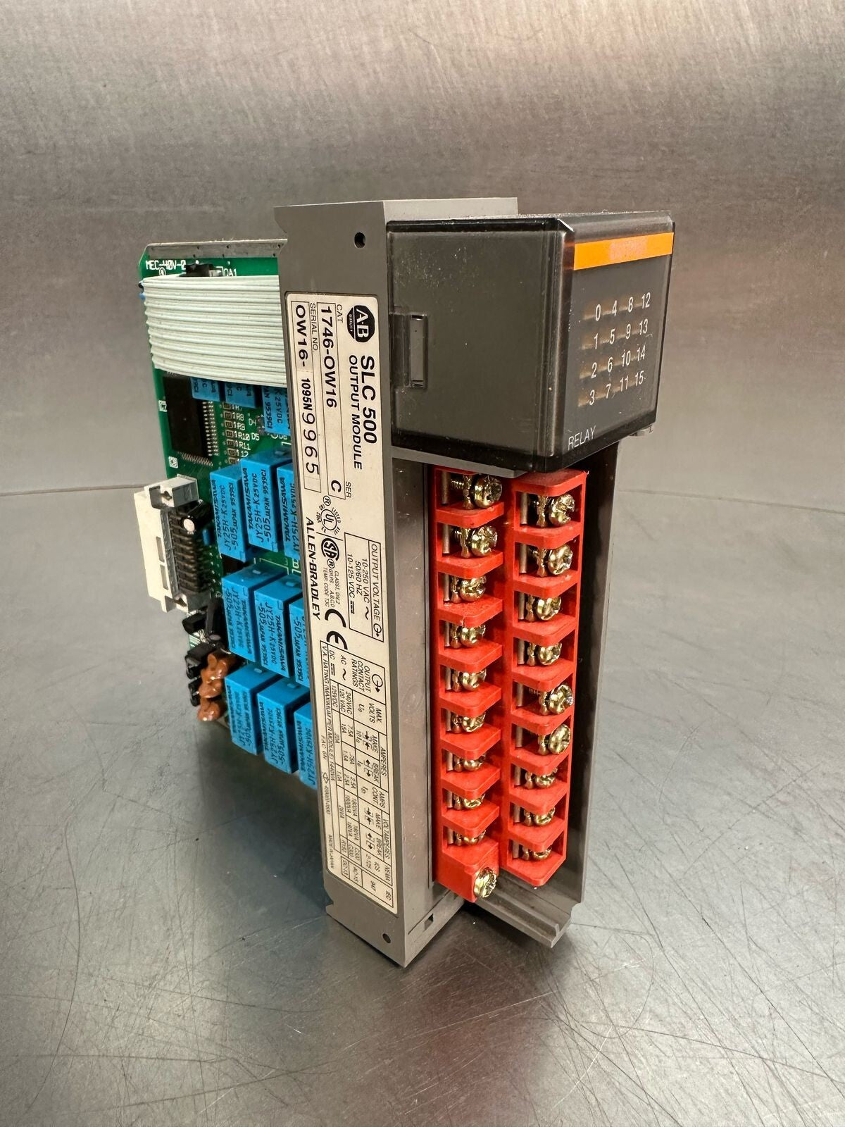 Allen Bradley 1746-OW16 /C SLC 500 Output Module 1746OW16 (7.4.3)