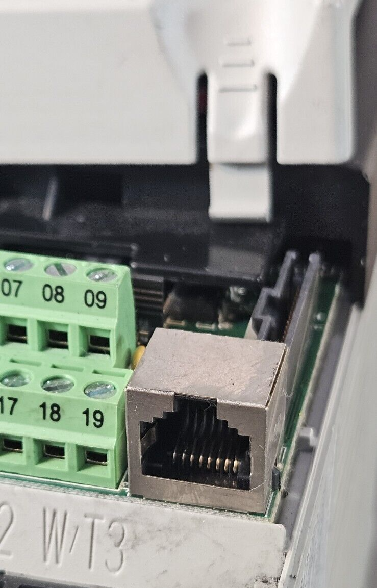 Allen-Bradley 22B-D4P0N104 PowerFlex 1.5 kW 2 HP AC Drive               (BIN744)