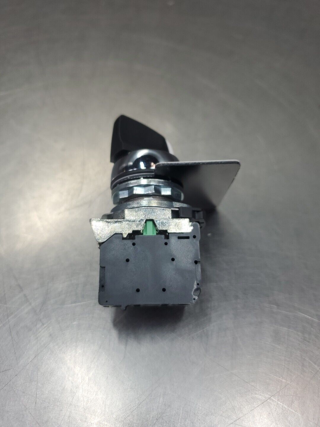 Allen Bradley 800F-X10 Ser A Contactor Selector Switch.                    4A-32