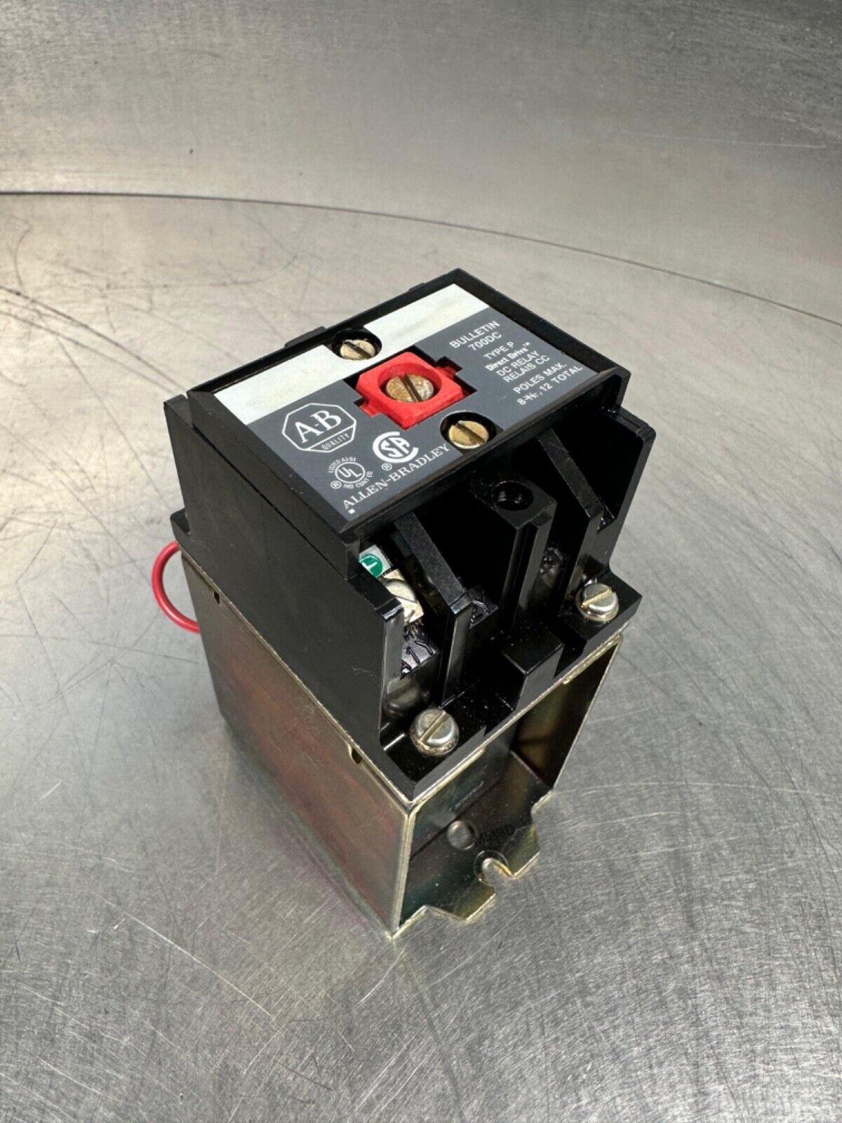 Allen Bradley 700DC-P000Z24 Ser. A DC Industrial Relay  (4C-28)