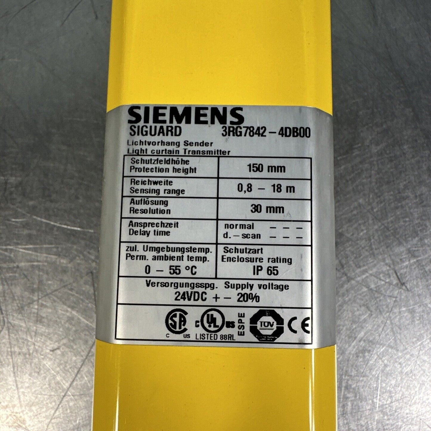 Siemens 3RG7842-4DB00 Siguard Light Curtain Transmitter (BIN-1.1.1)