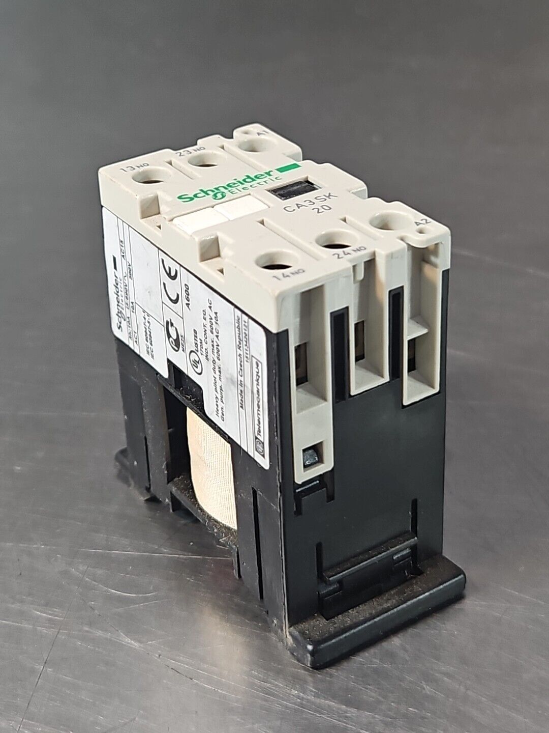 Schneider Electric CA3SK20 - 10A Contactor - 500V                        loc4D21