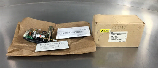 Cutler-Hammer  5672D69G17  MA UVR  24VDC  Hand Reset        4C-28