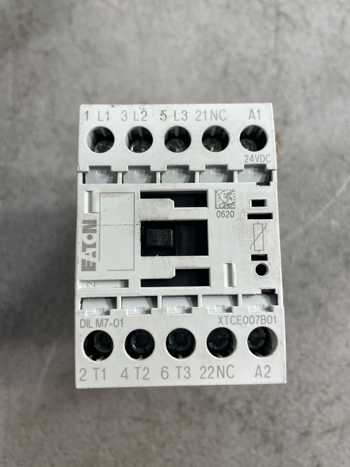 Eaton Moeller DILM7-01 White 24VDC 3 Pole Phase IEC Motor Starter Contact @3.3.5