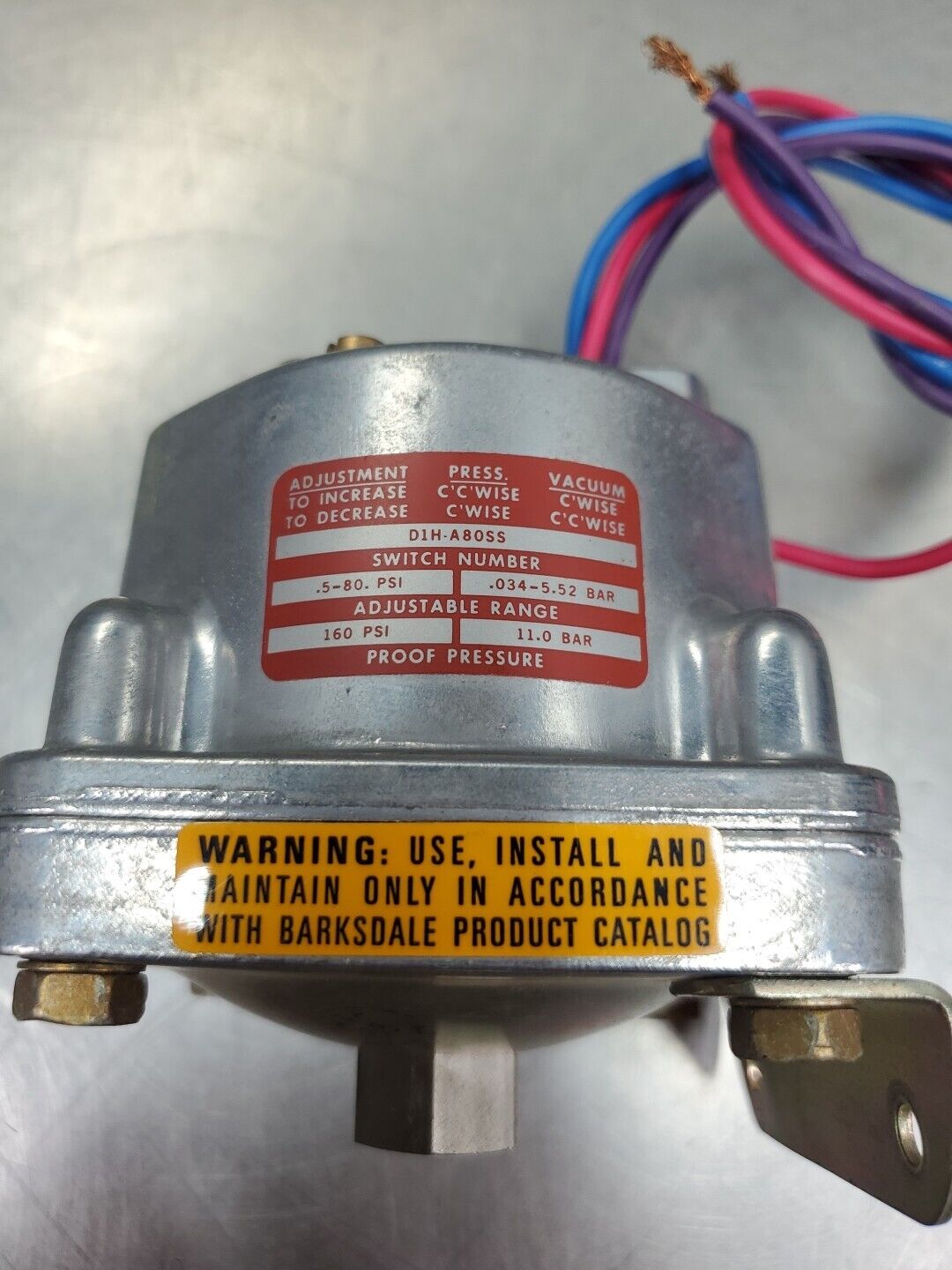Barksdale D1H-A80SS Diaphragm Pressure/Vacuum Actuated Switch, 0.5-80 Psi. 6D-10