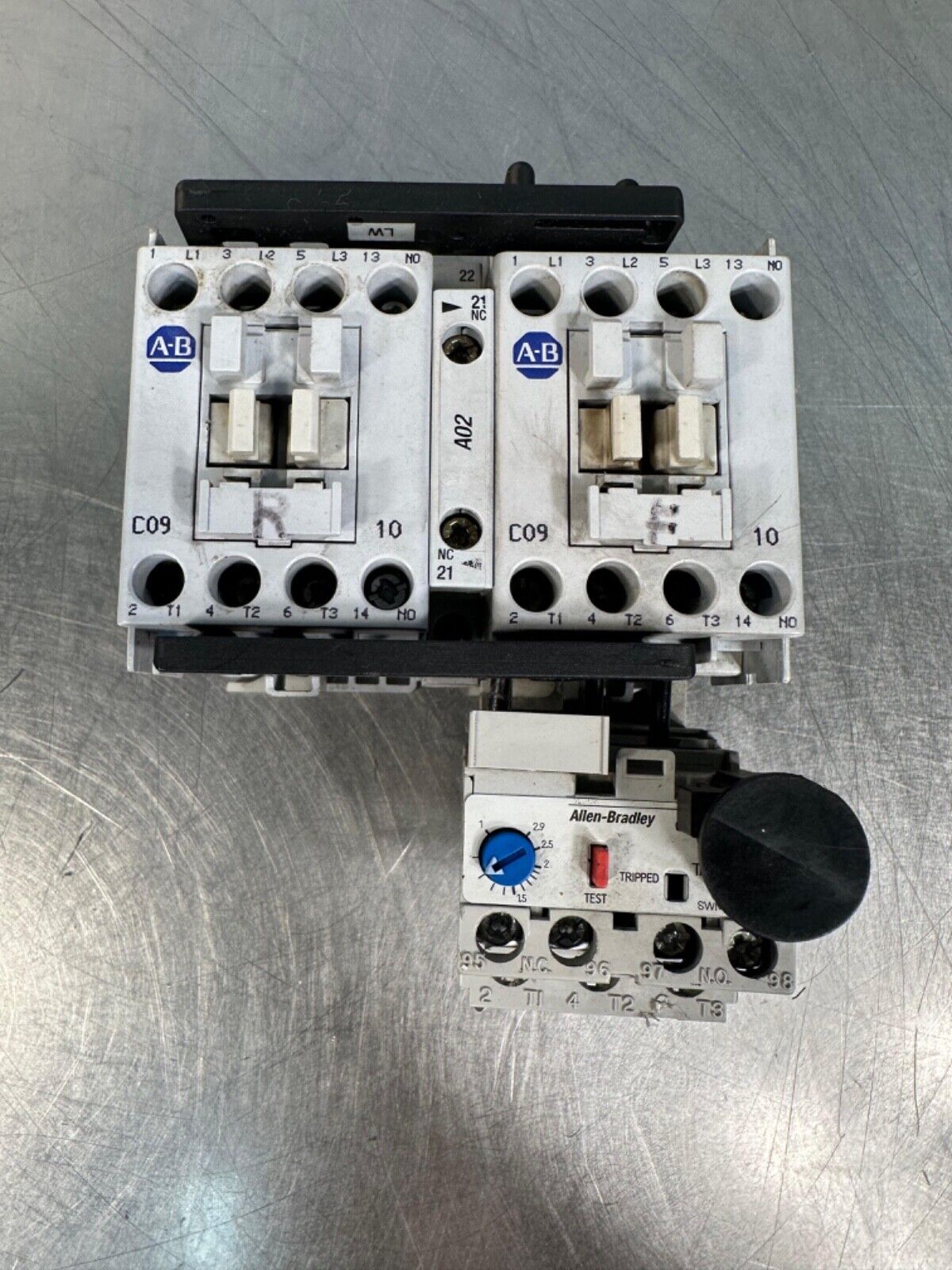 Allen Bradley 100-C09*10 w/ 193-EA1DB Contactor w/ 104-C09D22 (3E-30)