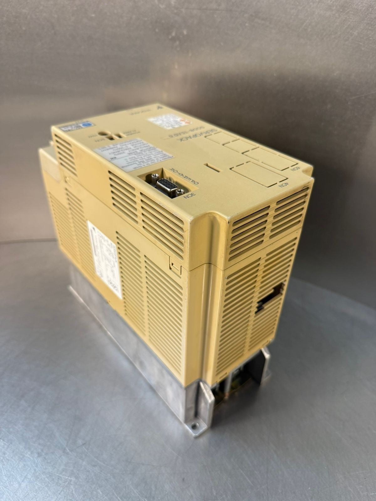 Yaskawa SGDB-15ADG Servopack                                       (1.5.4)