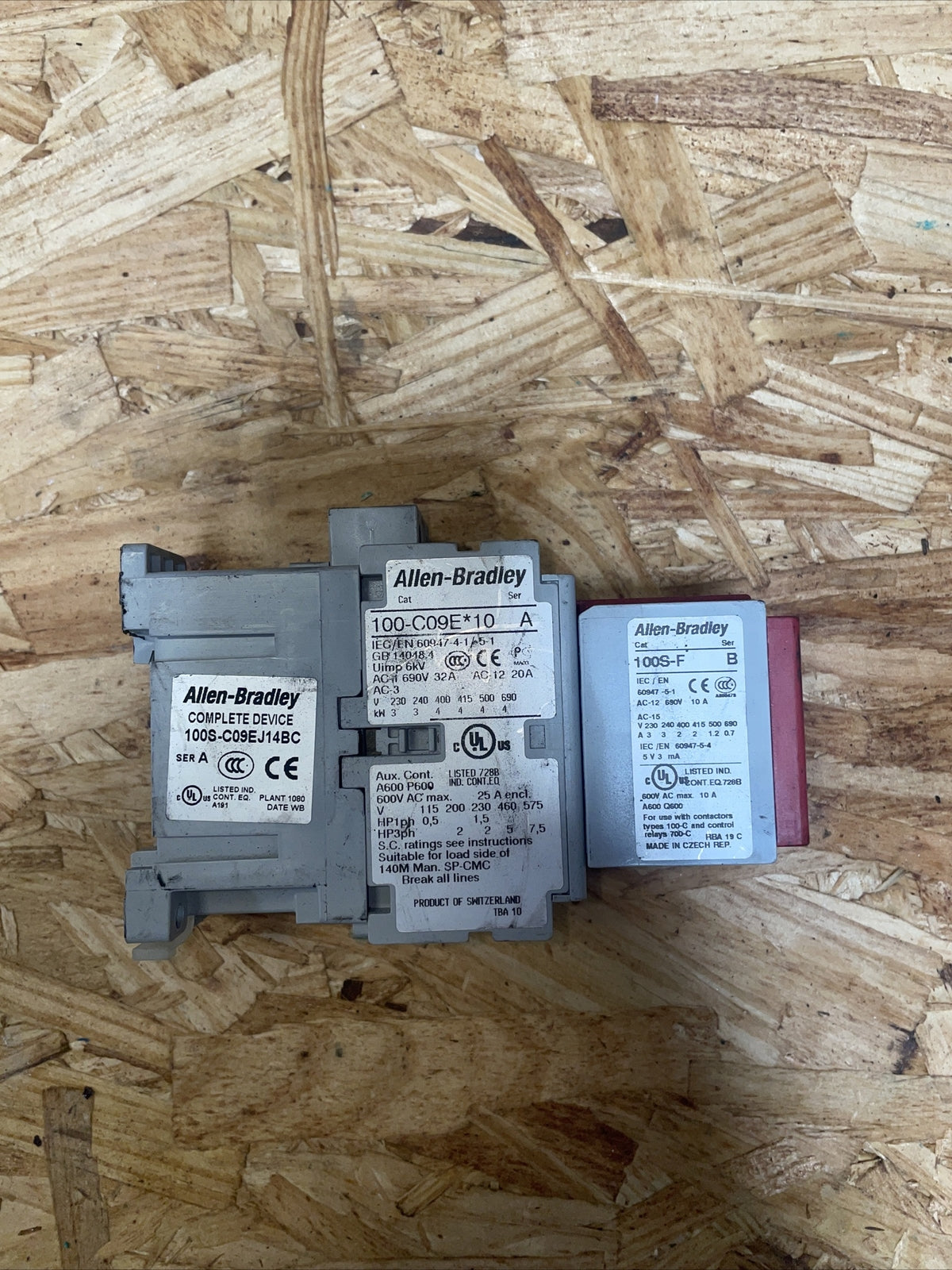 Allen-Bradley 100-C09E*10 Coil Control Relay Assembly Contactor Series A 690 V