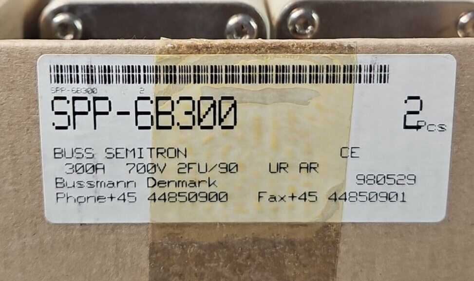 Bussmann SPP-6B300 Fuse 300A 700V box w/2                  Loc4D26