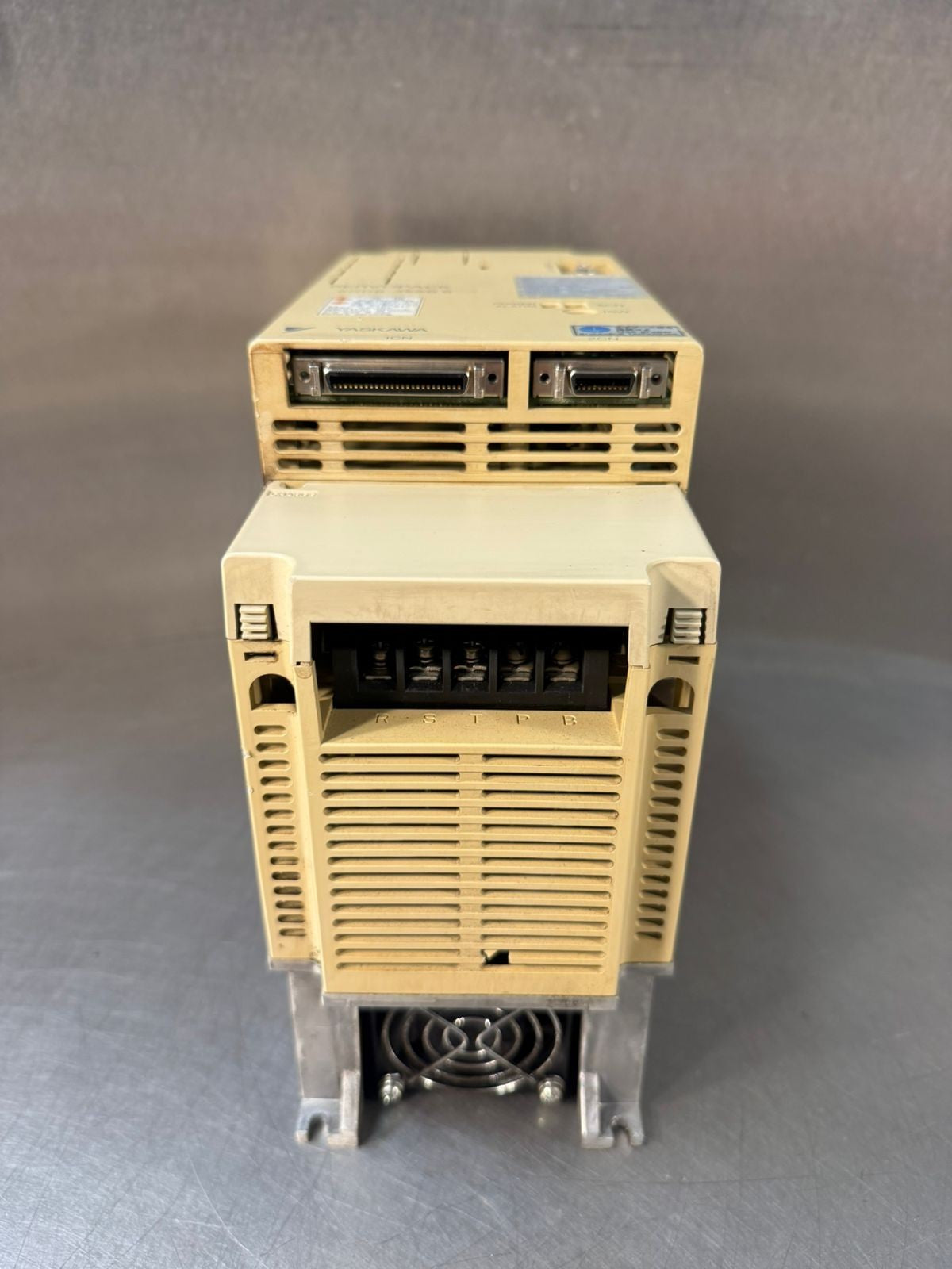 Yaskawa SGDB-15ADG Servopack                                       (1.5.4)