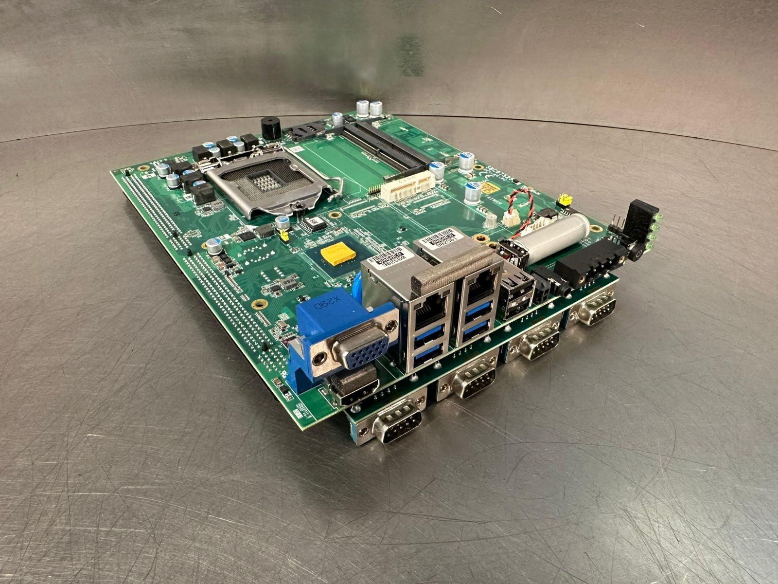 Axiontek Industrial Motherboard SBC87525 Rev.  A4-RC  (7.3.5)