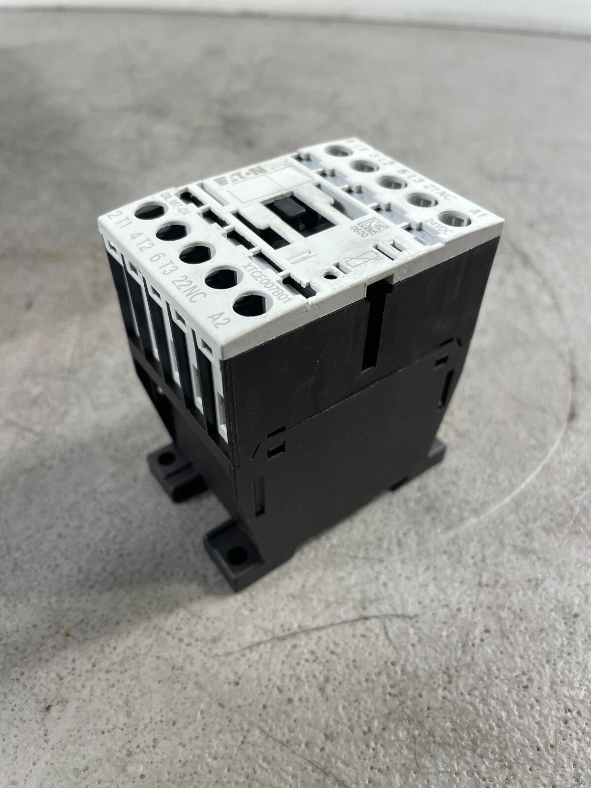 Eaton Moeller DILM7-01 White 24VDC 3 Pole Phase IEC Motor Starter Contact @3.3.5