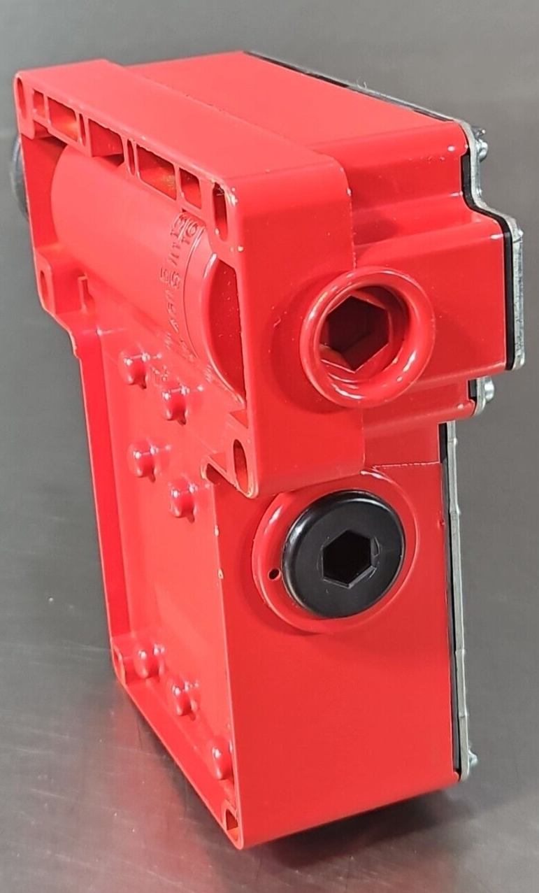 Telemecanique XY2-CE1A296H7 Cable Pulled Emergency Stop                 (BIN411)