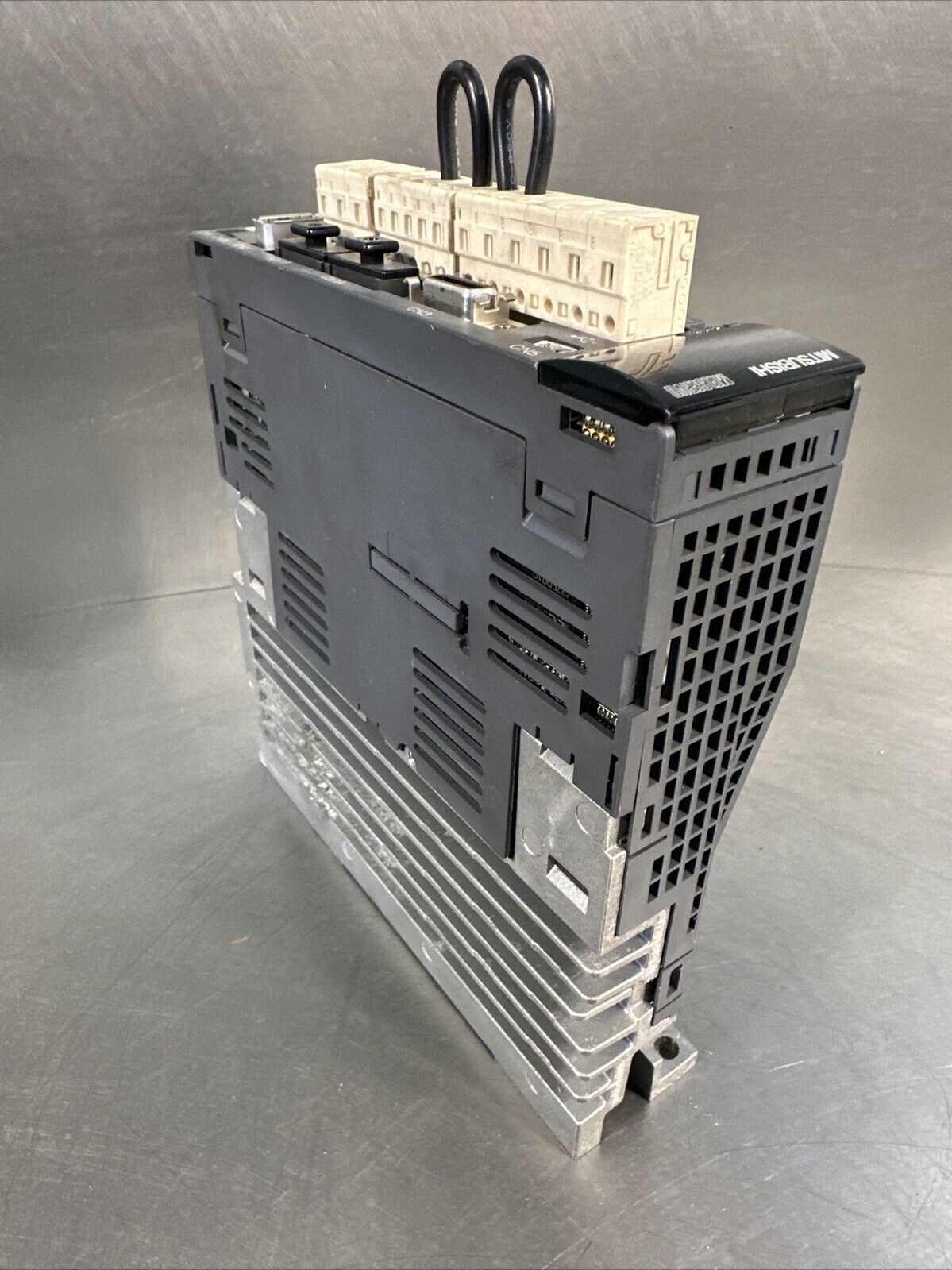 Mitsubishi MR-J3-40B AC Servo Drive 400W Out 170V 2.6A In 200-230V.   (1D-03)