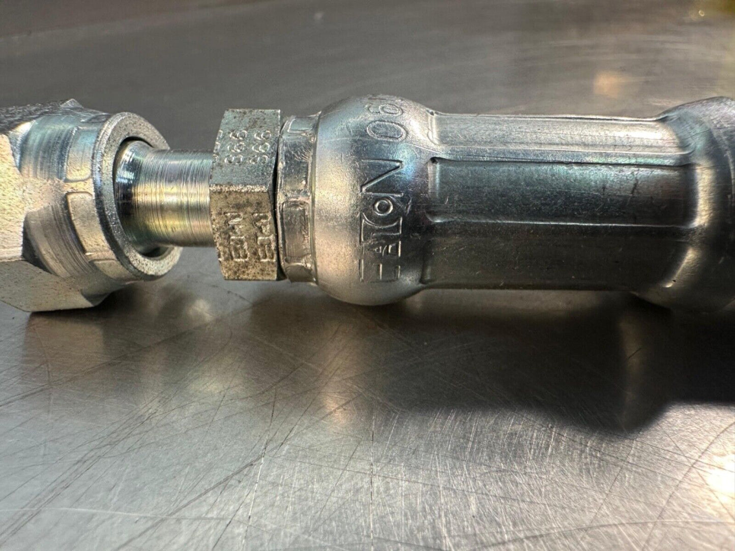 Eaton Swivel Hydraulic Hose Fitting 06U-S66 + Sae100r16 (4C-37)