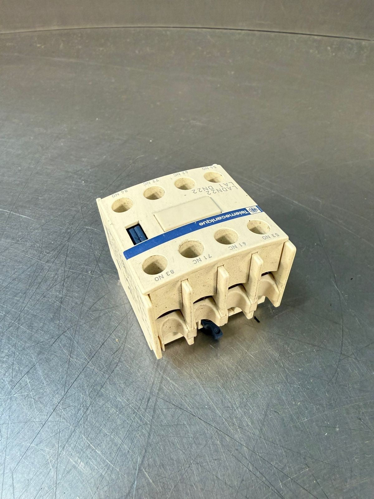 Telemecanique LADN22 Contact Block    LA1-DN22                     (7.4.2)