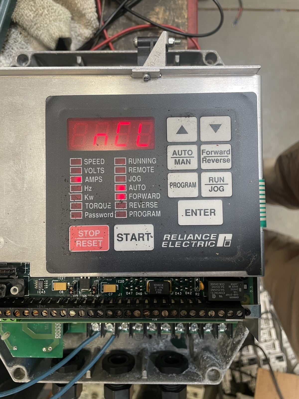 Reliance Electric GV3000  3 HP/2.2kw M/N 3V4151 Vector Inverter 380 VAC  @1A