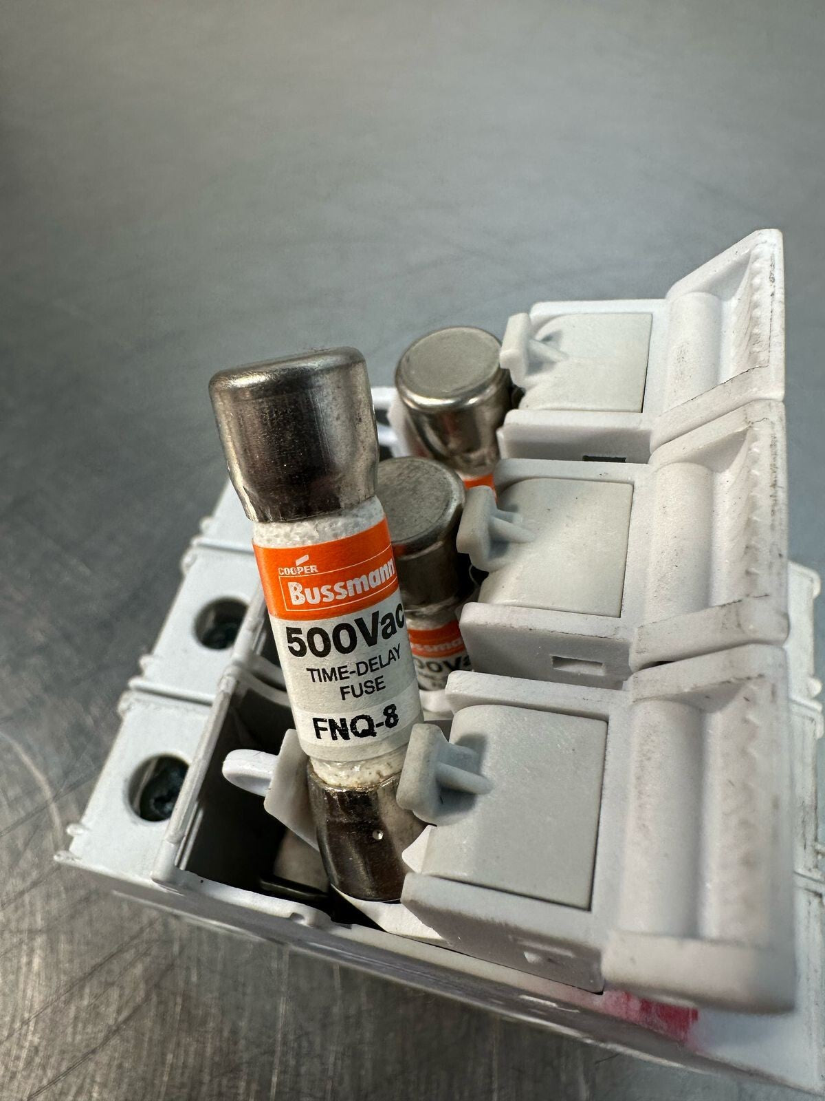 Eaton Bussmann CHM 32A 600V 3 Poles Fuse Holder CHM32A W/ fuse FNQ-8 (7.3.3)