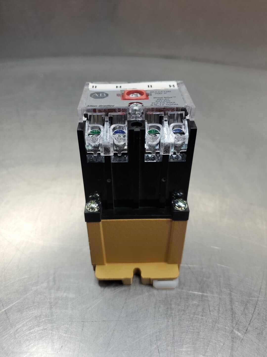Allen-Bradley 700-P400A1/E Type P Control Relay.                            4E-2