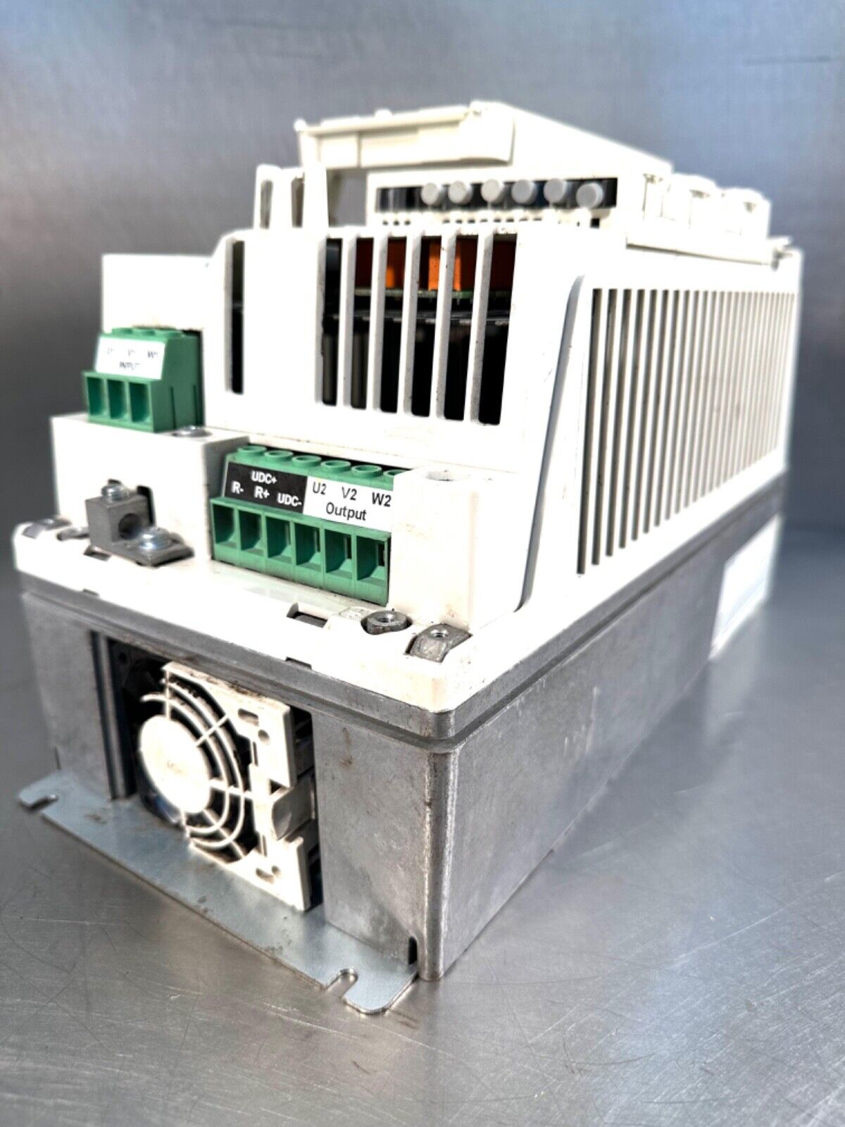 Abb Variable Frequency Drive indoor  ACS800-U1-0011-5-+P901 (1C-26)