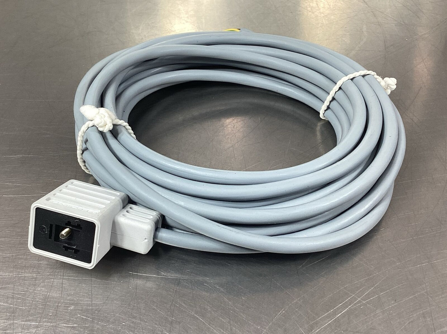 Turck  VBG  21-2.220-5/S90  Proximity Sensor Cable E7106        5E-21