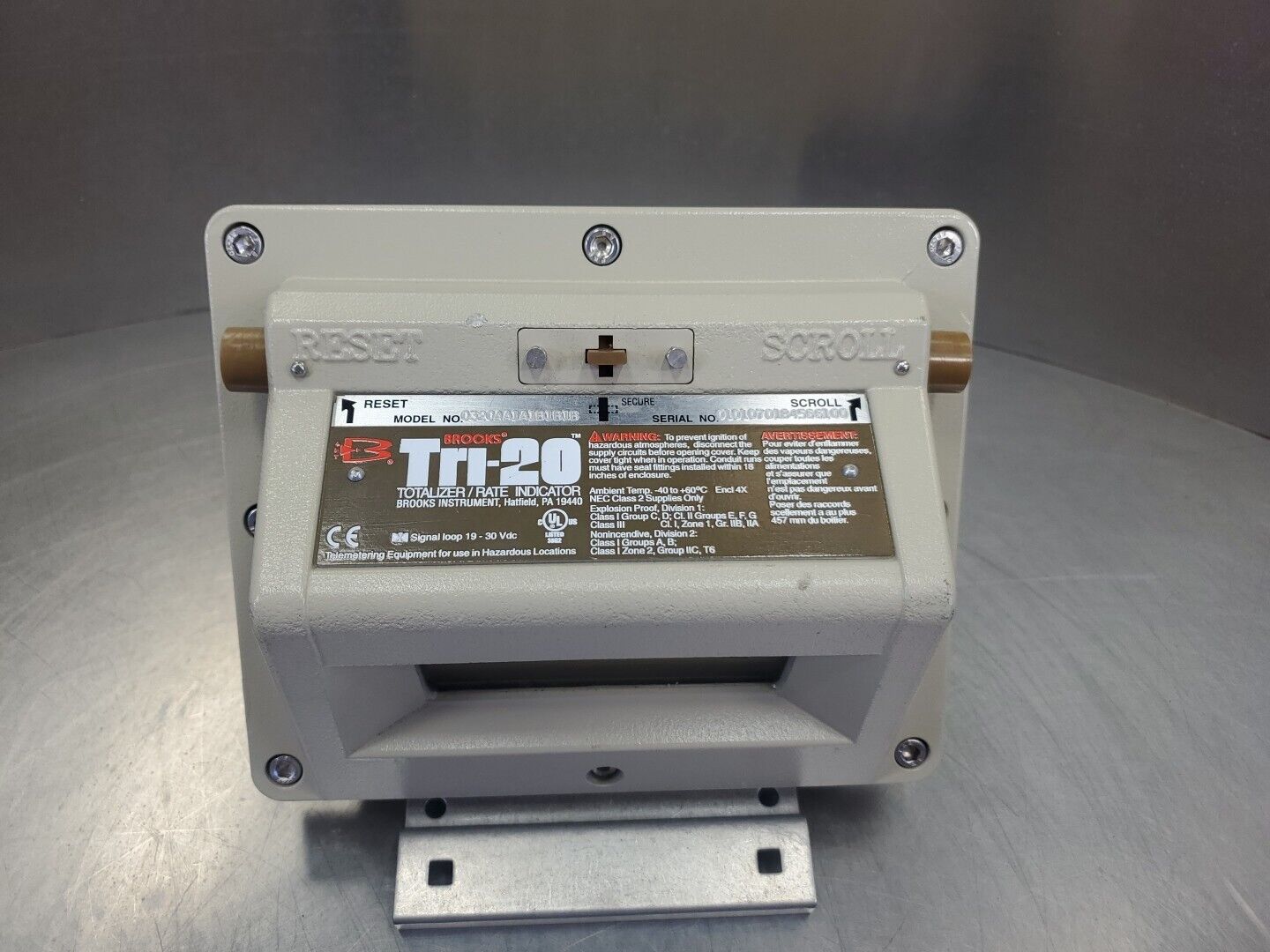 BROOKS Tri-20 Totalizer/Rate Indicator, 0320AA1A1B1B1B, 19-30VDC.             2D