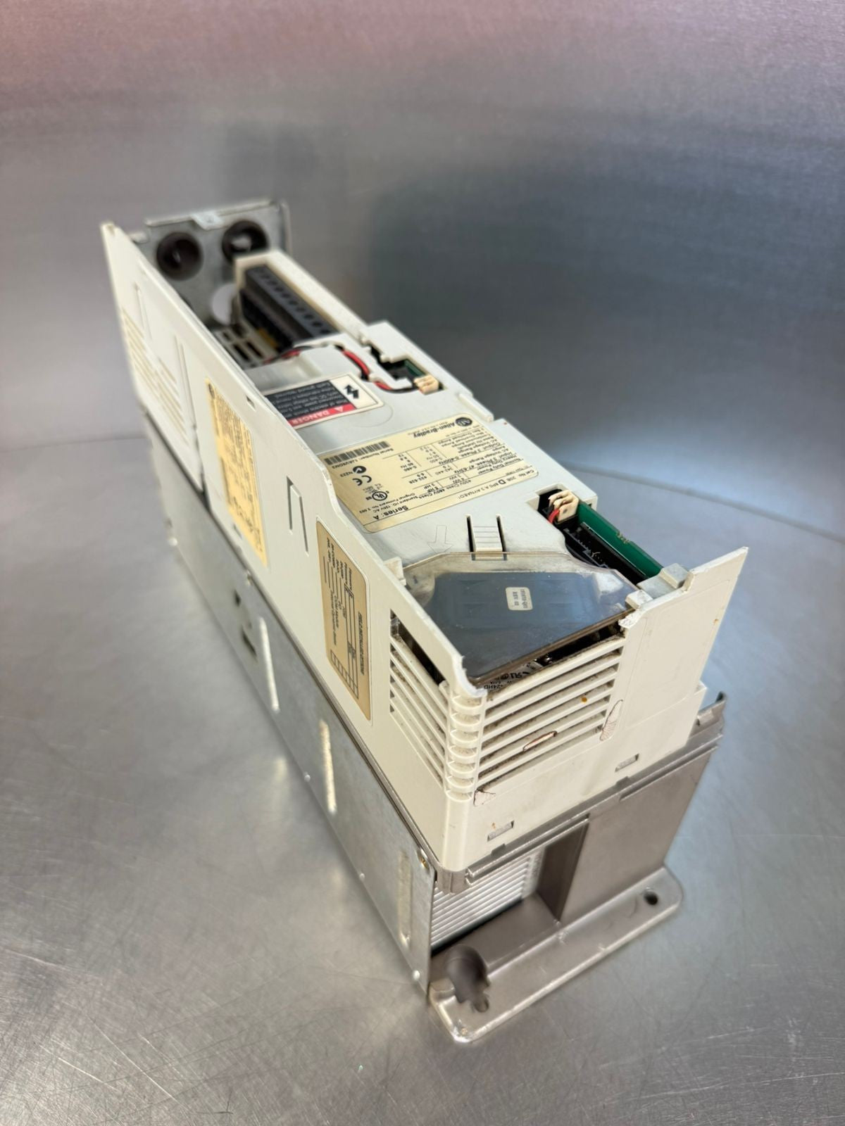 Allen-Bradley 20BD8P0A3AYNAED1 /A AC Drive 5 HP 480V 3Ph   (3.5.5)