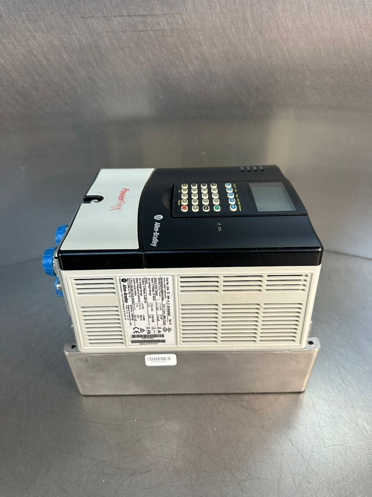 Allen Bradley 20AD3P4A3AYNADG0 /A POWERFLEX 70 AC DRIVE 2HP 480VAC (2.2.1)