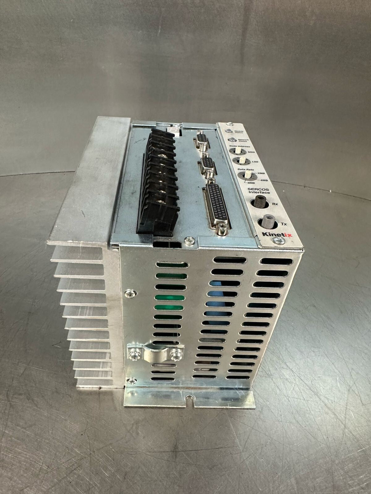 Allen-Bradley 2098-DSD-010-SE /C 120/240Vac (8.4.2)