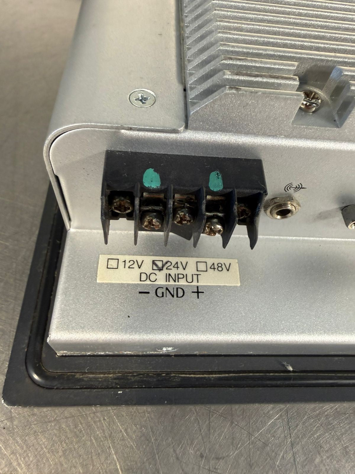 Axiomtek Got-3120T-512-S 18-28Vdc 3.5-2.2A                         (5.5.3)