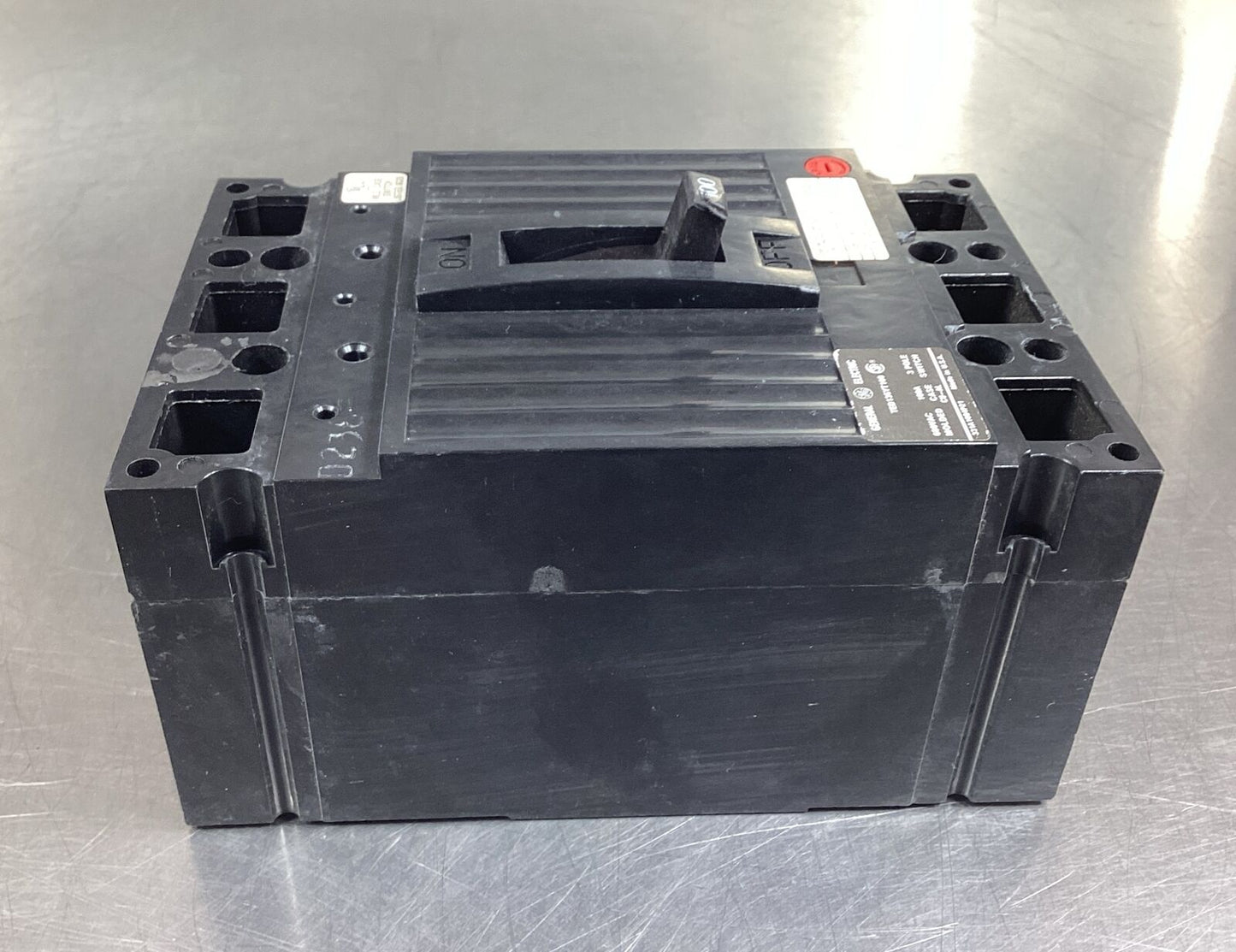 GE  TED136YT100  Circuit Breaker 600VAC 100Amp 3Pole       4E-27