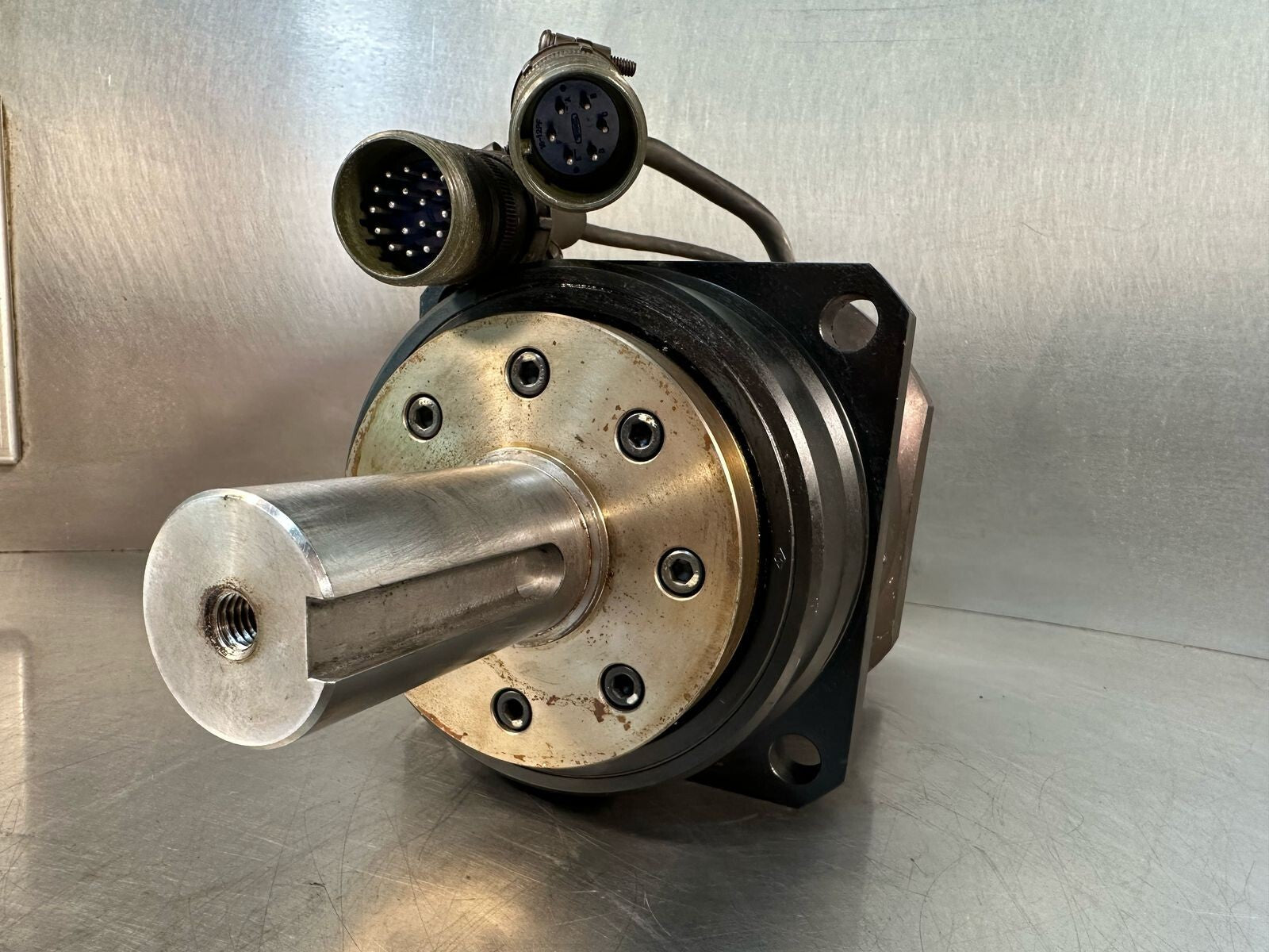 Yaskawa SGMP-15A3G26M AC Servo Motor 1500W 200V 7.5A    (3.6.4)