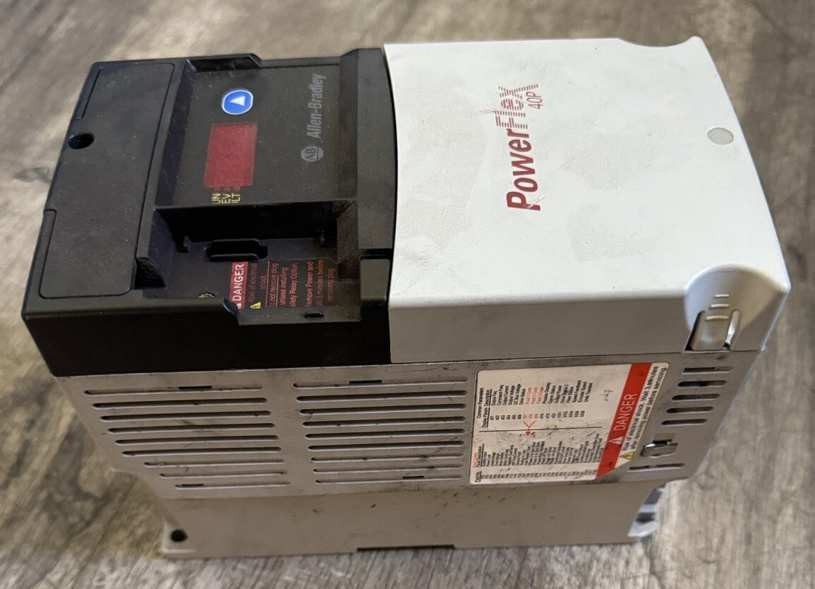 Allen-Bradley 22D-D1P4N104 Power Flex 40P  480 VAC AC Driver (bin1.4.5)
