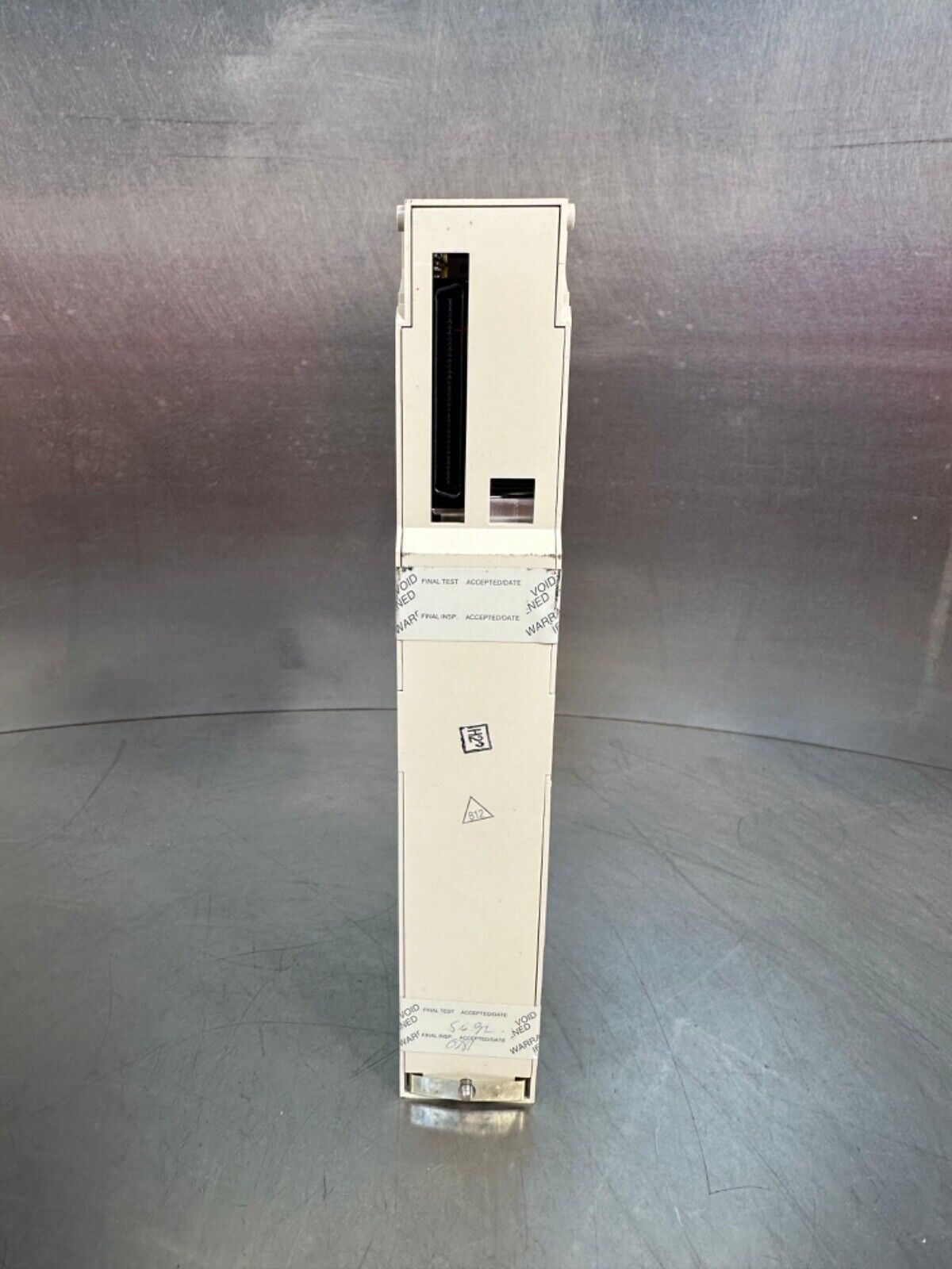 Schneider - 140 DAO84210 Output Module, 115-230VAC, (3B-29)