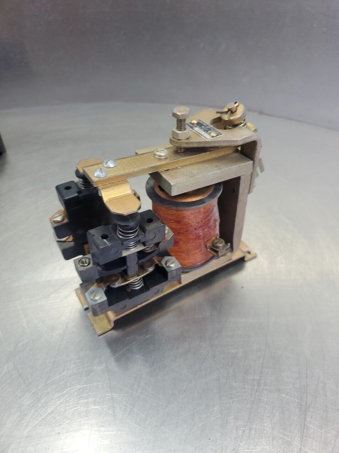 General Eletric IC2820A100-BB 10Amp 600Volts Non-Enclosed Relay.           4E-28