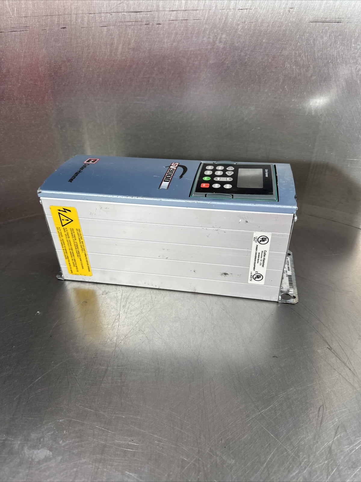 Eaton CH SV9000 SV9F30AC-5M0B00 3 HP 480vAC VFD VARIABLE FREQUENCY DRIVE @2A