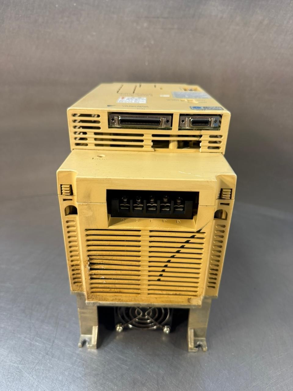 Yaskawa SGDB-20ADGY8  Drives-AC Servo  50/60Hz 3Ph (1.5.1)