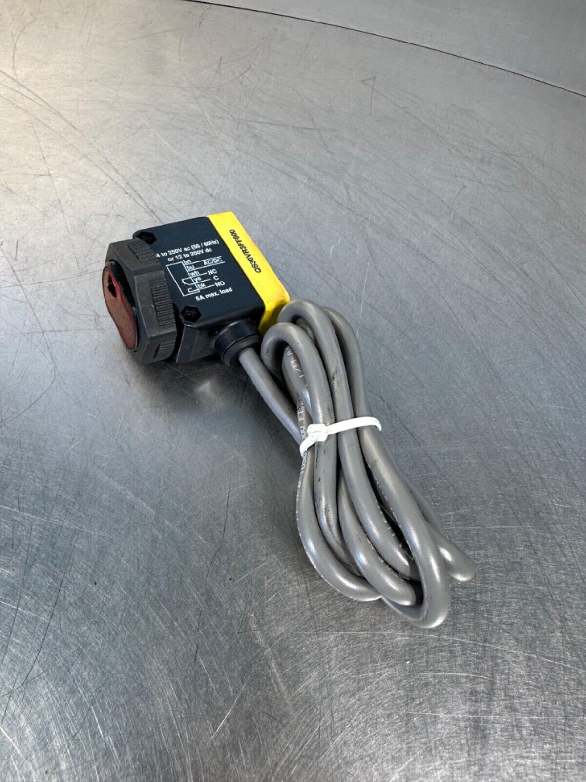 Banner Enginnering QS30VR3FF600 1223A 5A Max load/ QS30-VR3-FF600 (5E-23)